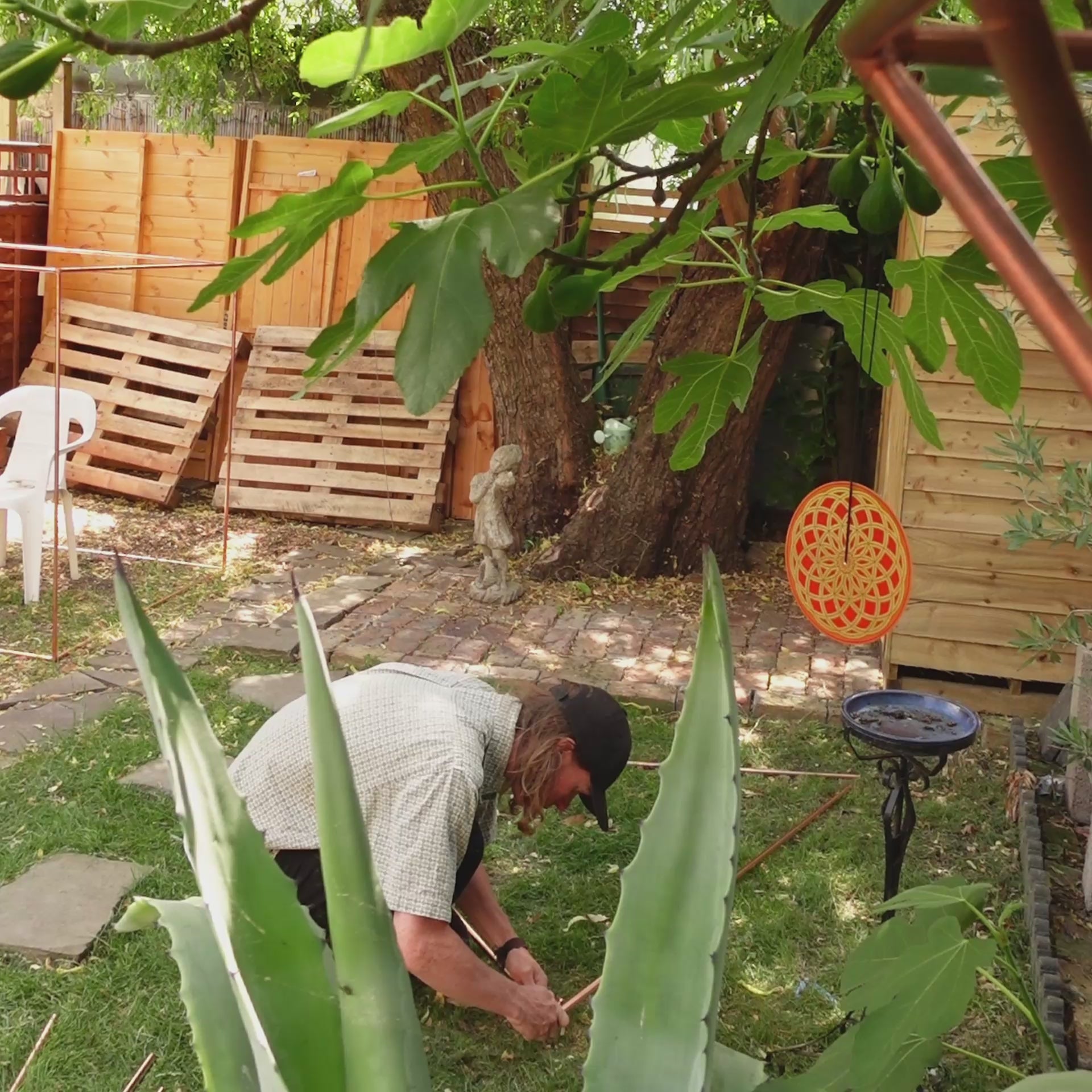 timelapse of assembling copper octahedron pyramid kit for meditation and healing